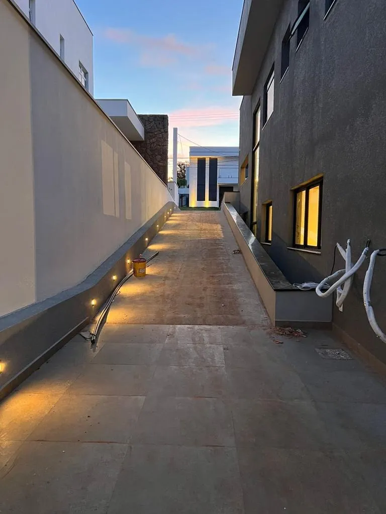 Imagem Casa de alto padrão à venda no Parque Reserva Imperial, Sorocaba, com 4 suítes, 470 m² construídos e terreno de 1.250 m²