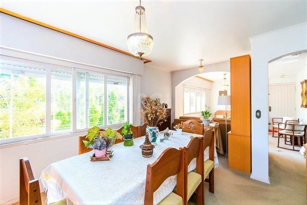 Imagem Casa de 424m² no Bairro Chácara Das Pedras
