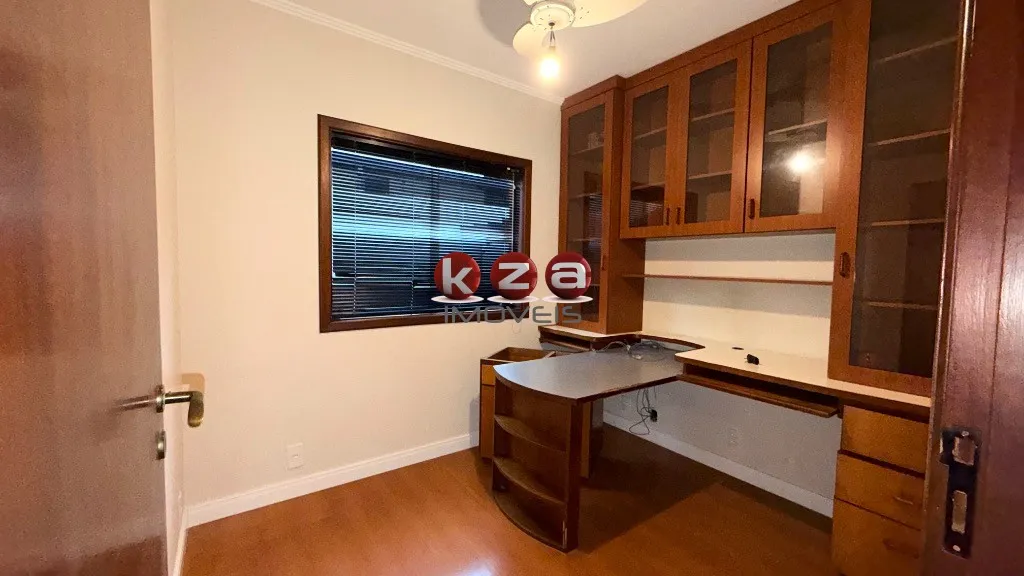 Imagem Casa em Condomínio de Alto Padrão na Vila Faustina II em Valinhos-SP - 3 Quartos, 1 Suíte, 2 Salas, 4 Banheiros, 4 Vagas - 212m².