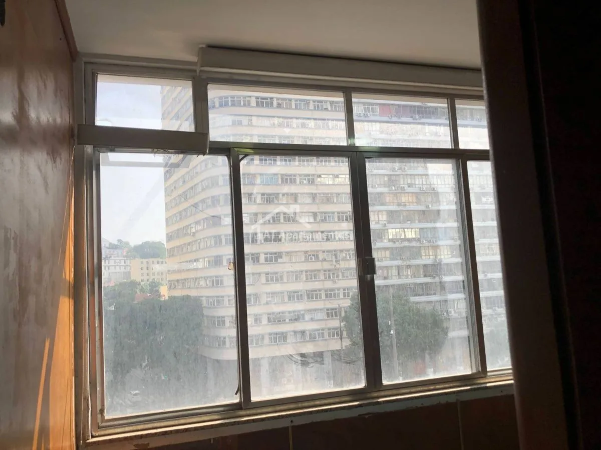 Imagem 2 Salas Comerciais 25m² Centro Rio de Janeiro - Piso Carpete Verde