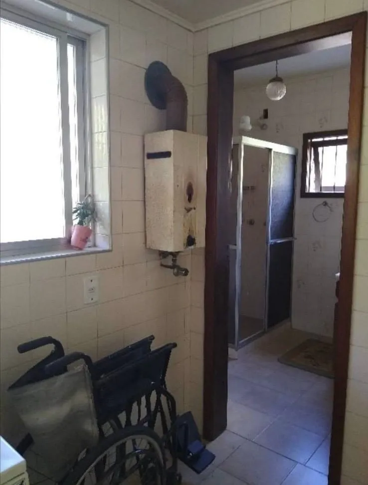 Imagem Casa Ampla no Jardim Carvalho com 4 dormitórios