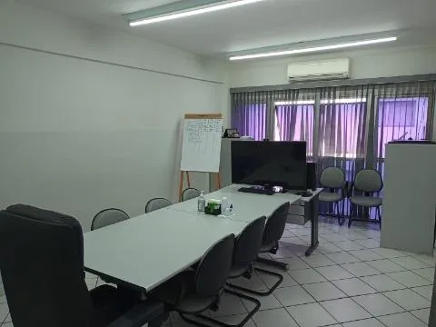 Imagem VENDA DE PRÉDIO COMERCIAL NO CENTRO DE ARUJÁ/SP, OPORTUNIDADE com 300m², em uma das principais avenidas da cidade com recepção e vagas! CONSULTE-NOS.