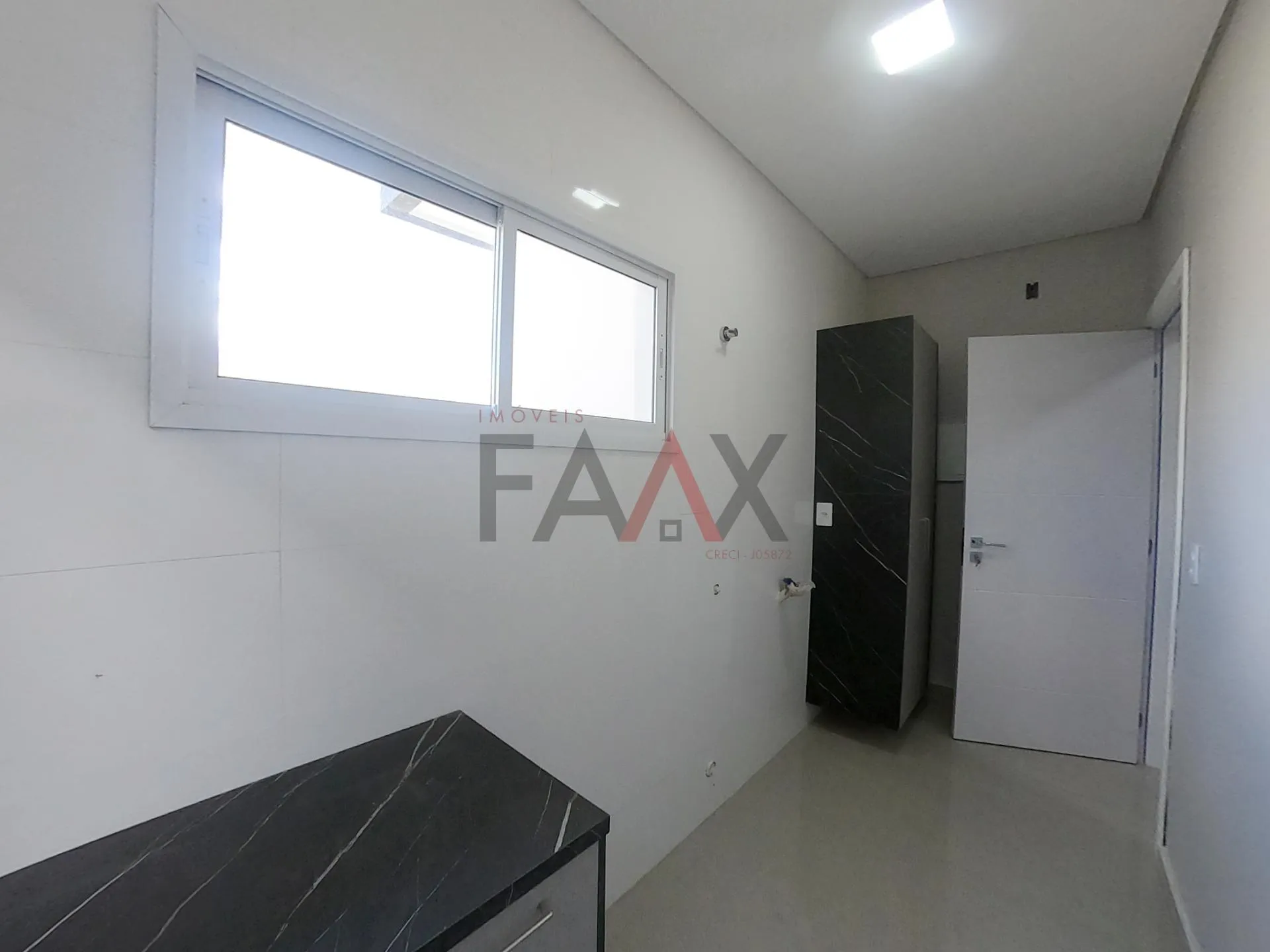 Imagem Sobrado com 3 dormitórios à venda,183.44m², GUARAPUAVA - PR