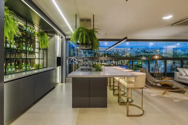 Imagem Magnífico apartamento no Cambuí, no Edifício Le Reve, com 316 m². 

O imóvel possui living para...