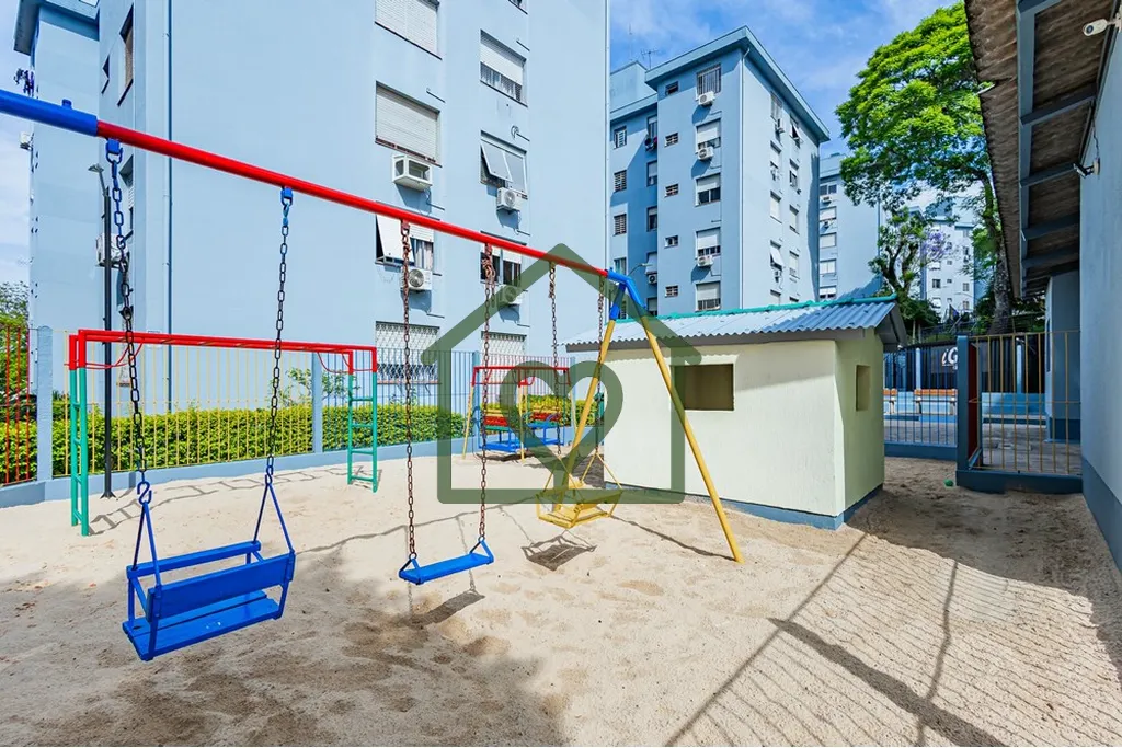 Imagem Descubra o seu novo lar no coração de Porto Alegre. Este aconchegante apartamento está localizado...