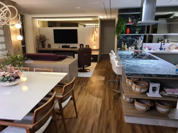 Imagem Apartamento semi-mobiliado à venda com 4 suítes, sendo uma master com closet, lavabo, sacada com c...