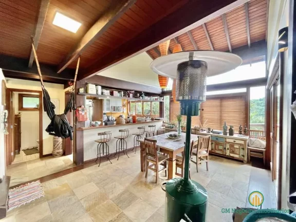 Imagem Cond. Recanto Inpla - Casa de revista! 3 dorms / 1 suíte + 2 aptos hóspedes