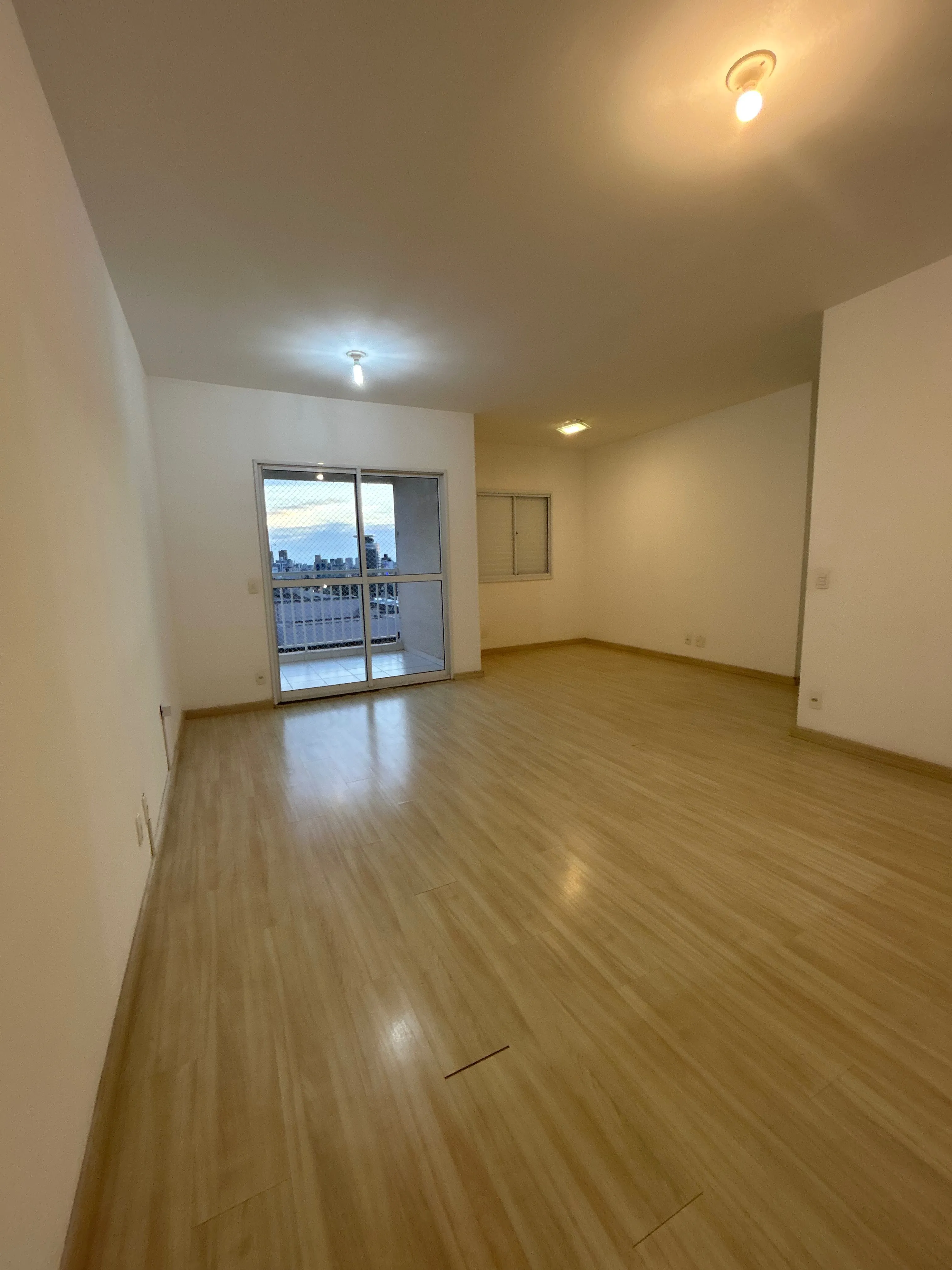 Imagem Apartamento com 2 Quartos à Venda, 78 m² por R$ 550.000