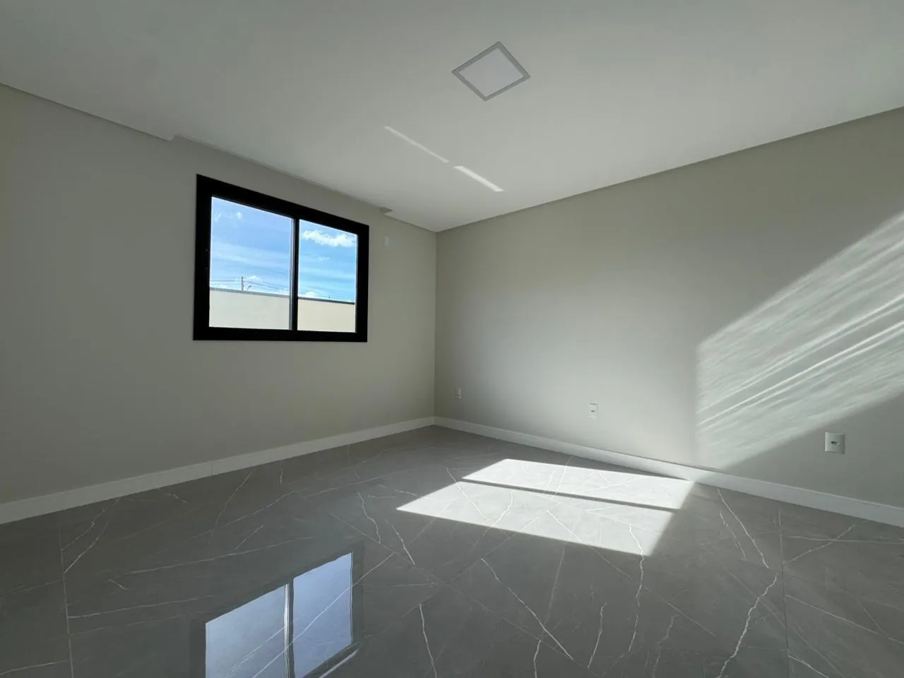 Imagem Casa à venda com 265m2 por R$ 3.165.000,00