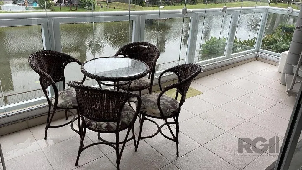 Imagem Casa no Condomínio Rossi 4 Dormitórios