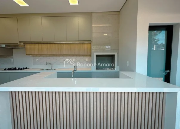 Imagem Maravilhosa casa térrea, acabamento de primeira, com 4 suítes todas com armários e ar condicionad...