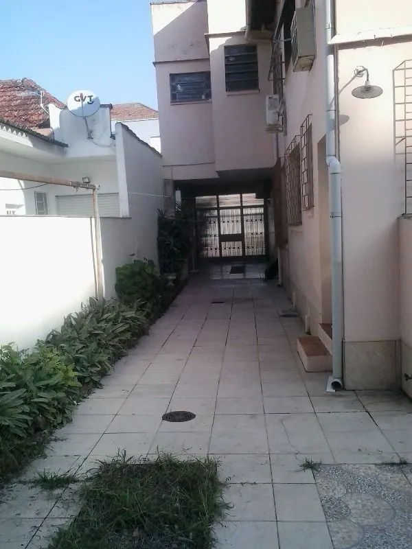Imagem Casa para Venda - 250m², 5 dormitórios, 6 vagas - Menino Deus