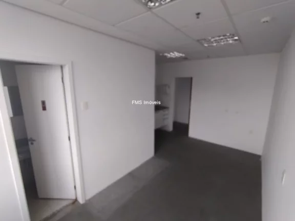 Imagem Conjunto Comercial de Alto Padrão com 8 Vagas de Garagem na Barra Funda, São Paulo-SP: Imperdível!