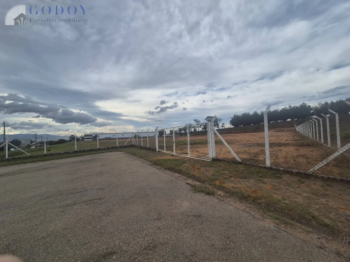 Imagem Oportunidade Única - Terreno Industrial na Entrada de Pindamonhangaba/SP