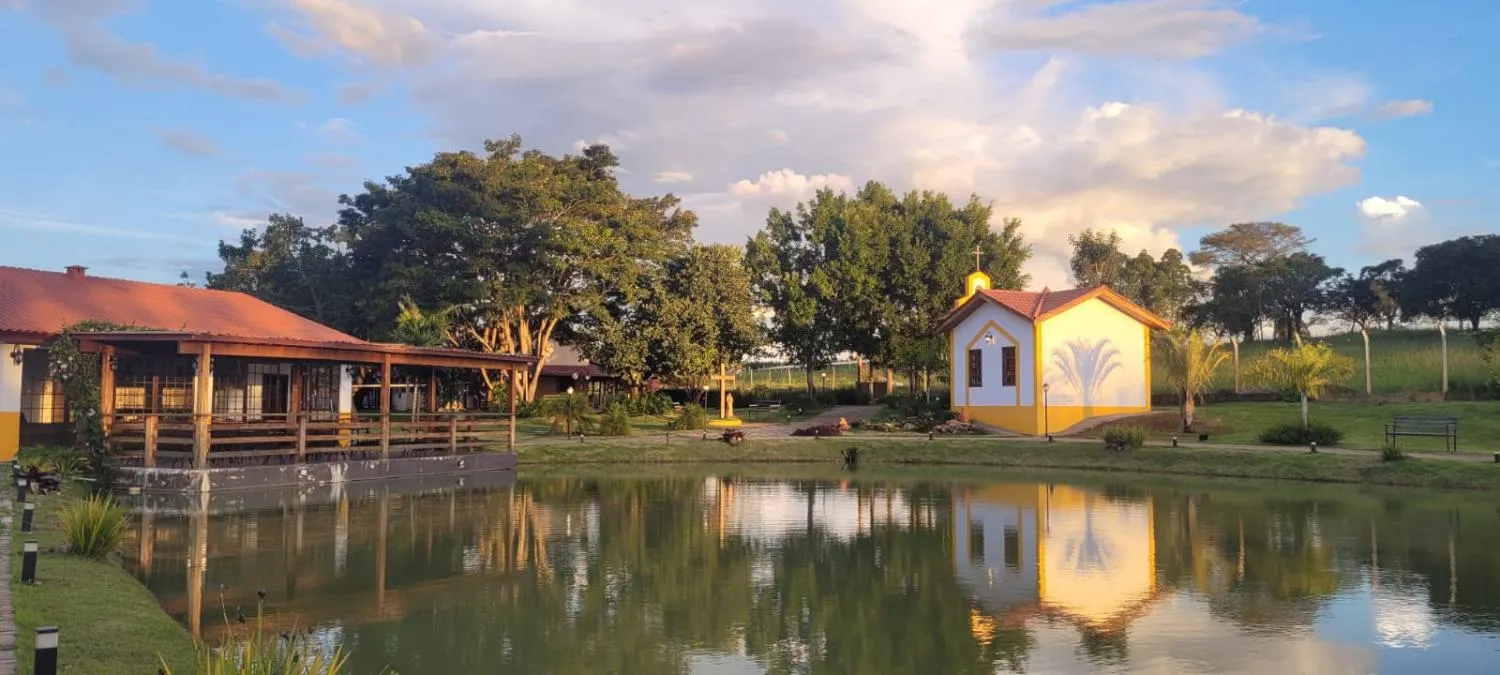 Imagem Vendo um magnífico sítio em Perdigão/MG com 64.000 m² de extensão