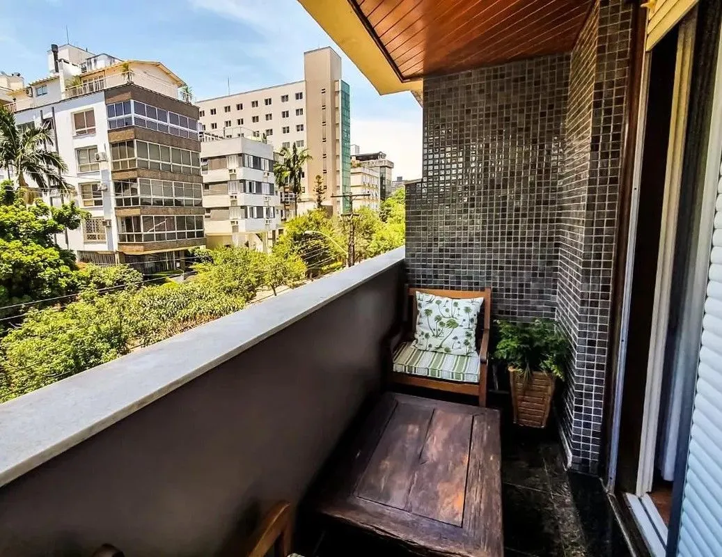 Imagem Vende-se apartamento com 3 quartos (1 suíte), 2 sacadas com churrasqueira, 132m² e 2 vagas - Auxiliadora