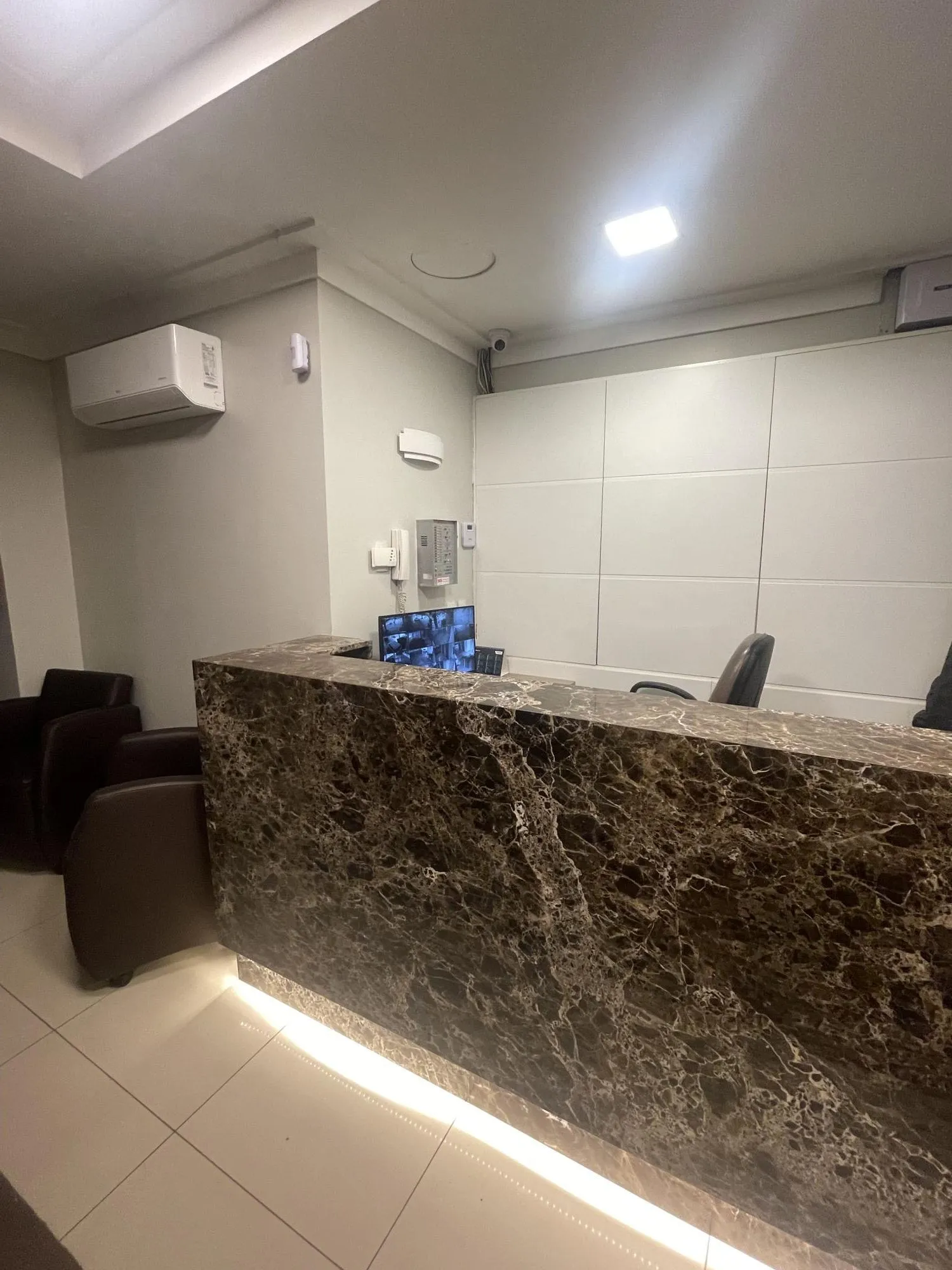 Imagem Ampla sala comercial com vaga de garagem escriturada
