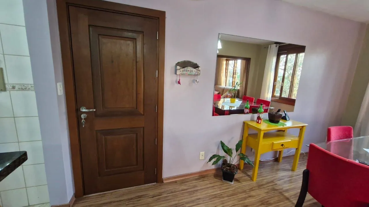 Imagem Apartamento pronto para morar, todo reformado, 3 dormitórios, banheiro, cozinha, área de serviço e 1 garagem