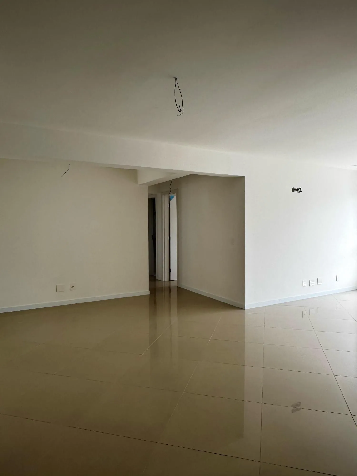 Imagem EXCELENTE APARTAMENTO NOVO Á VENDA - Passo da Areia | Porto Alegre