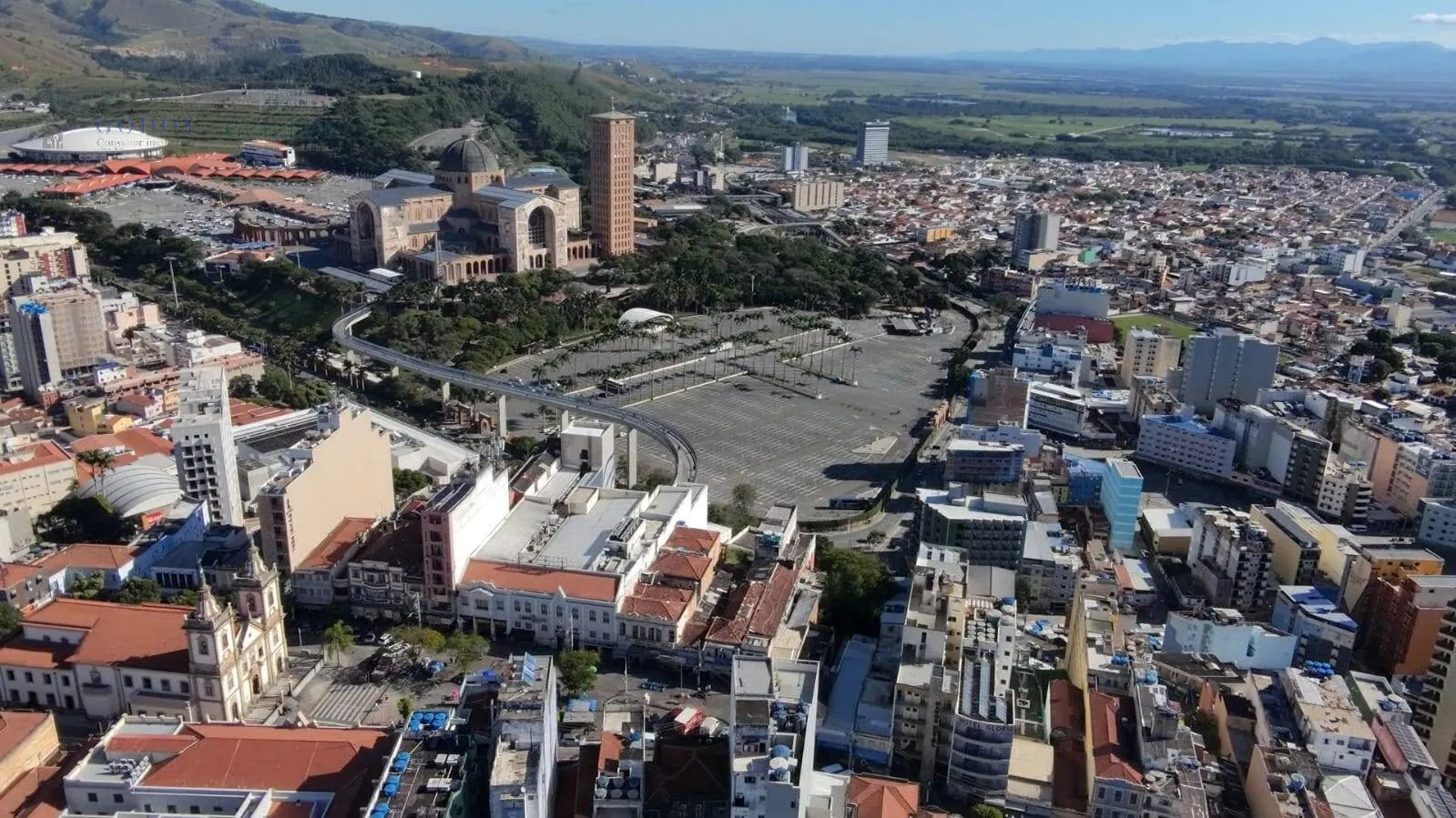 Imagem Oportunidade Rara: Terreno Comercial de 1.133 m² na Praça de Aparecida