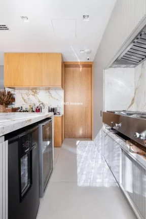 Imagem Apartamento à venda na Vila Nova Conceição, com 3 suítes, 2 salas, 4 vagas, 243 m²
