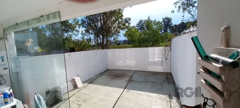 Imagem Casa com 2 dormitórios no bairro Hípica