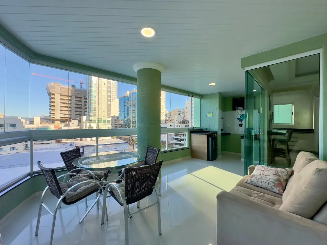 Imagem Apartamento à venda com 130m2 por R$ 2.100.000,00