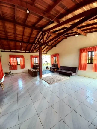 Imagem Chácara à Venda com 3 Dormitórios, 2 Banheiros e 1000m2 de Área Total – Conforto e Espaço para Toda a Família!