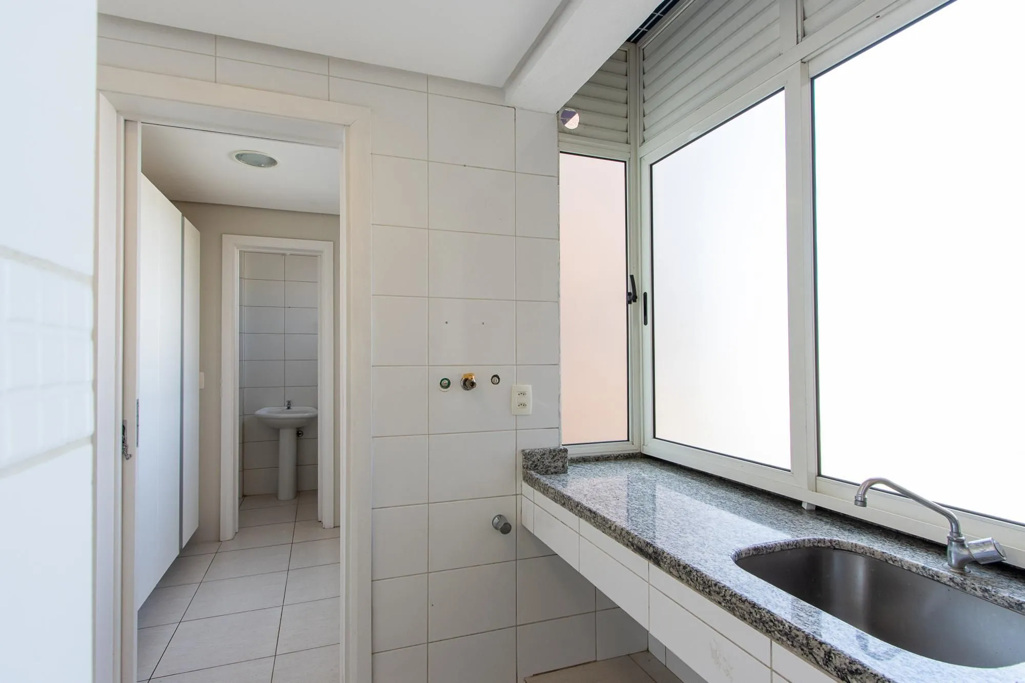 Imagem Excelente apartamento de 3 dormitórios, 1 suíte e 2 vagas de garagem.