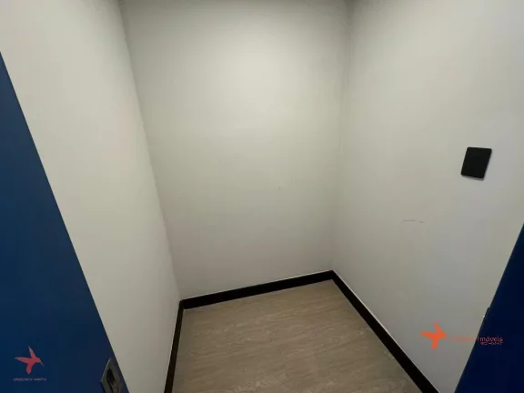 Imagem Casa Comercial à Venda em Pinheiros, São Paulo-SP: 5 Salas, 3 Banheiros, 1 Vaga de Garagem e 120m² de Área
