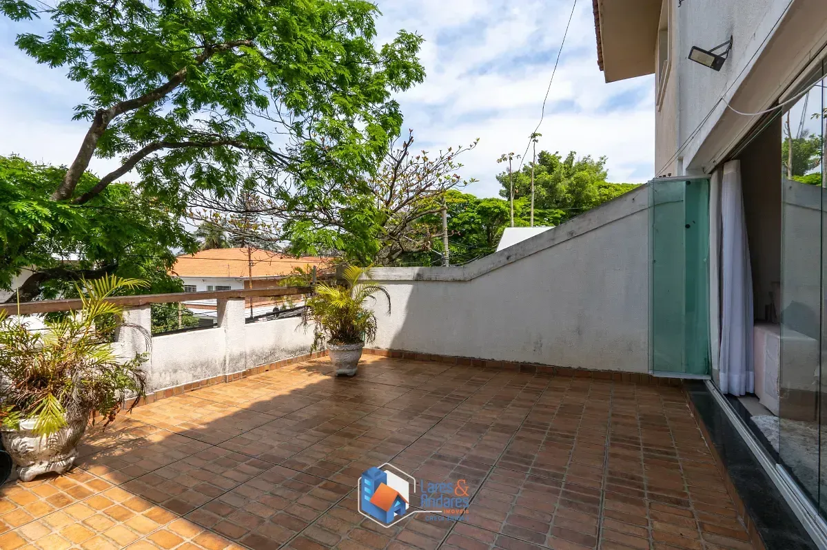 Imagem Sobrado para venda em Rolinópolis com 4 quartos, sendo 2 suítes, 225m²