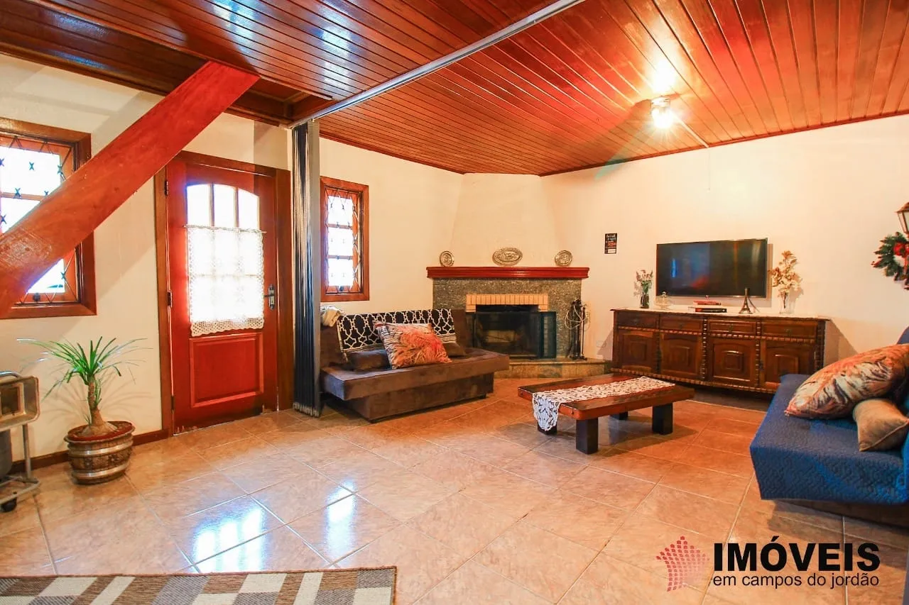 Imagem Comercial à venda 14 Quartos, 14 Suites, 5 Vagas, 380M², Vila Nova Suiça, Campos do Jordão - SP