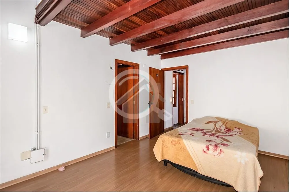 Imagem Esta espaçosa casa, localizada na rua Botafogo, oferece uma oportunidade única tanto para residên...