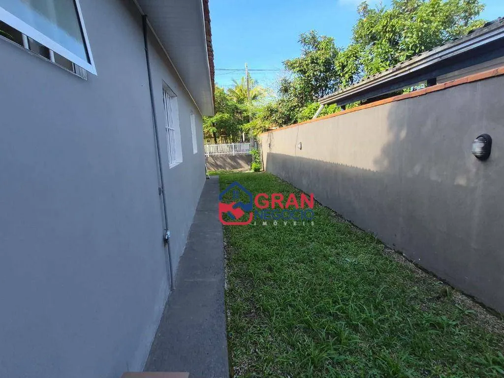 Imagem Casa Amplo Quintal em Pontal do Sul