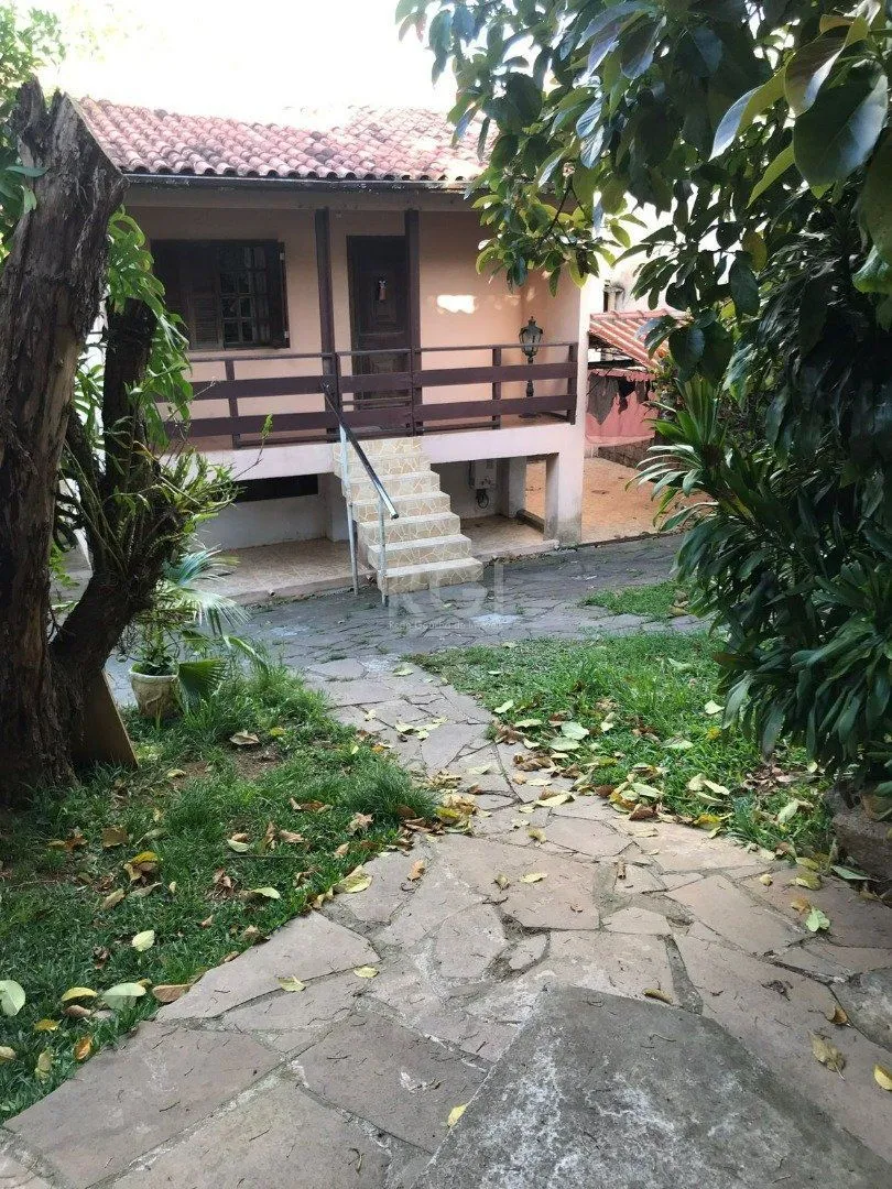 Imagem Casa para Venda - 347m², 5 dormitórios, sendo 2 suites, 2 vagas - Tristeza