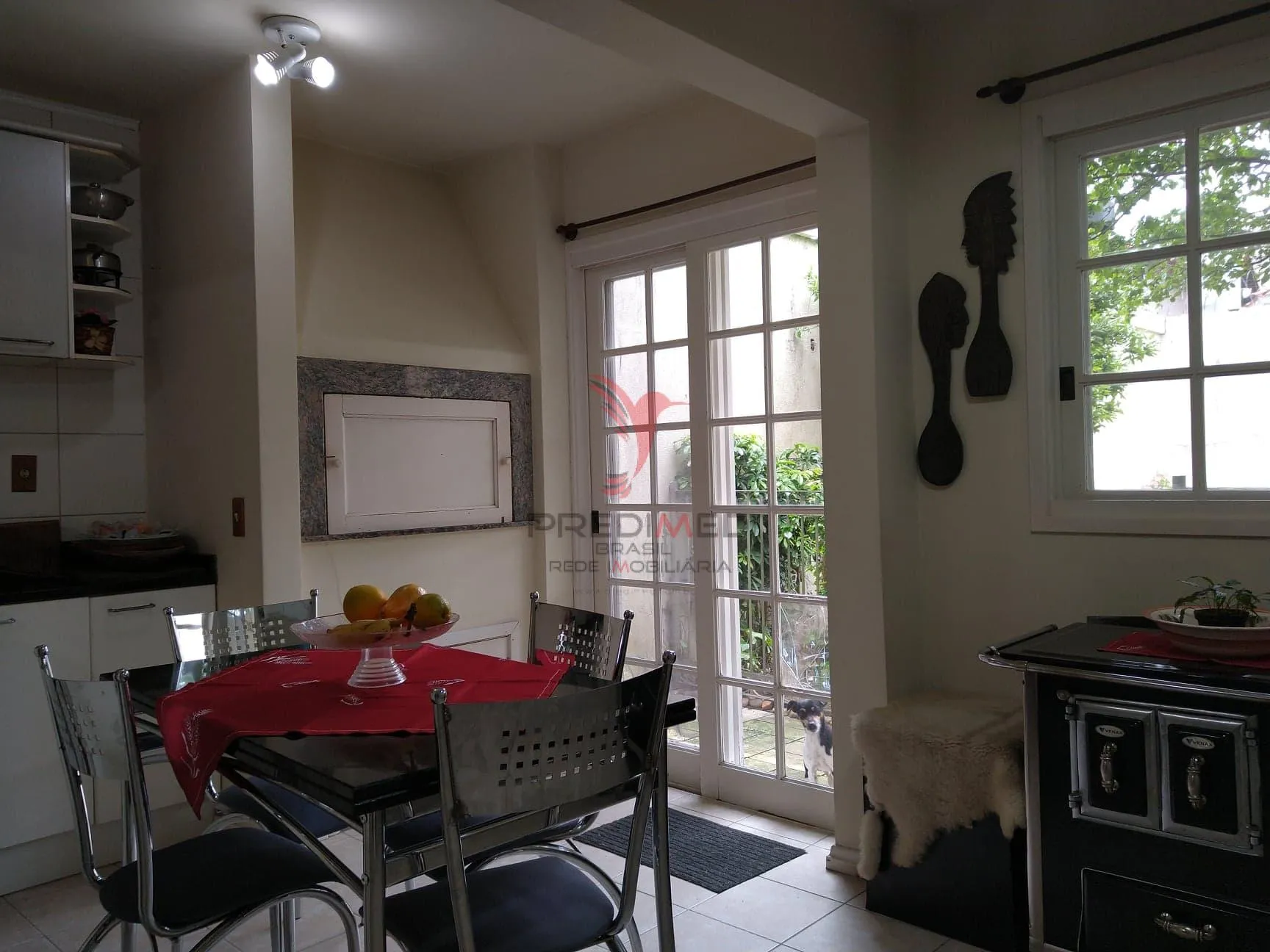 Imagem CASA ALTO PADRÃO, impecável, 4 dormitórios, um c/suite, área próximo ao centro e Shopping