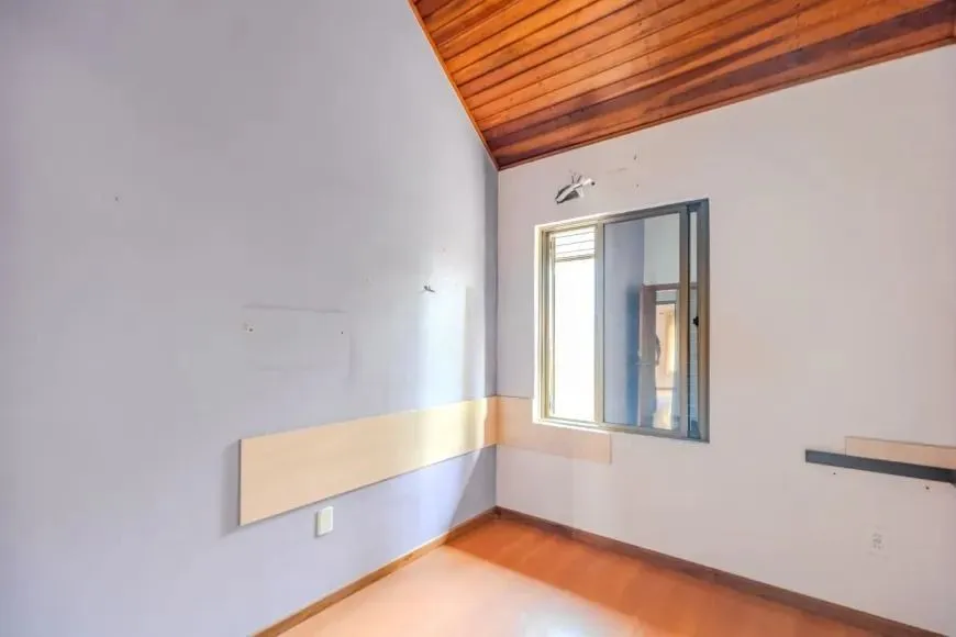 Imagem Casa em condomínio com 3 dormitórios, suíte, sótão e lazer completo - 106m²
