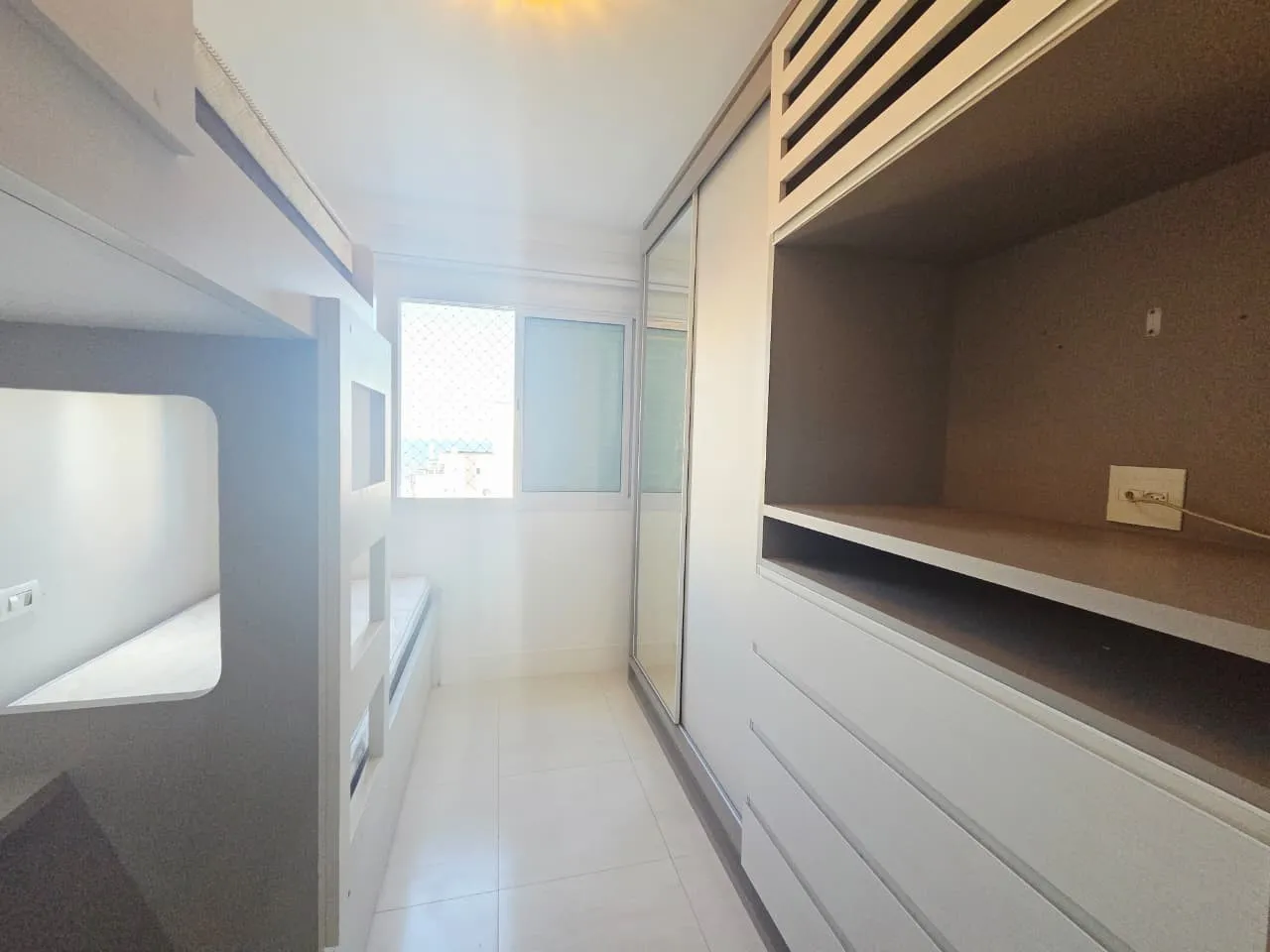 Imagem Apartamento para Venda em Praia Grande, Caiçara, 3 dormitórios, 2 suítes, 1 banheiro, 3 vagas
