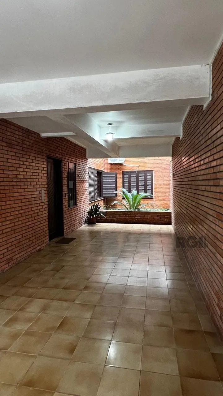 Imagem Apartamentos com 5 quartos, 2 suítes, 4 vagas de garagem, no bairro Santana, Porto Alegre/RS