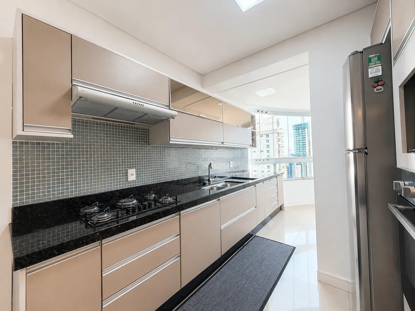 Imagem Apartamento com vista para o mar à venda com 139m2 por R$ 2.600.000,00