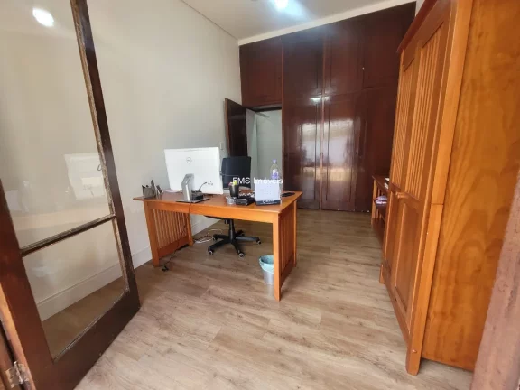 Imagem Casa Comercial de Luxo no Butantã, São Paulo-SP: 6 Quartos, 3 Salas, 7 Vagas de Garagem - 450,00m² de Área