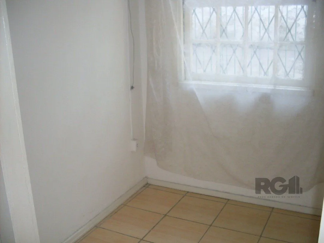 Imagem Casa comercial térrea na Av. Aparício Borges - Bairro Teresópolis