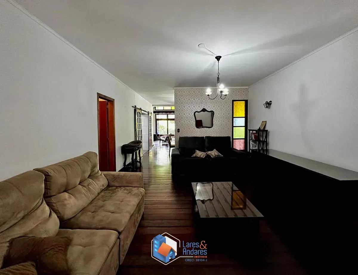 Imagem Casa para venda em Interlagos com 4 quartos, sendo 2 suítes, 380m²