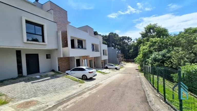 Imagem Sobrado novo, 02 suítes, terraço aberto e ático no Santa Cândida em Curitiba PR