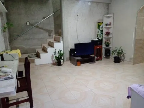 Imagem VENDA DE CASA NO JARDIM MARAGOGIPE, EM ITAQUAQUECETUBA/SP, 125m² com 2 suítes. CONSULTE-NOS.