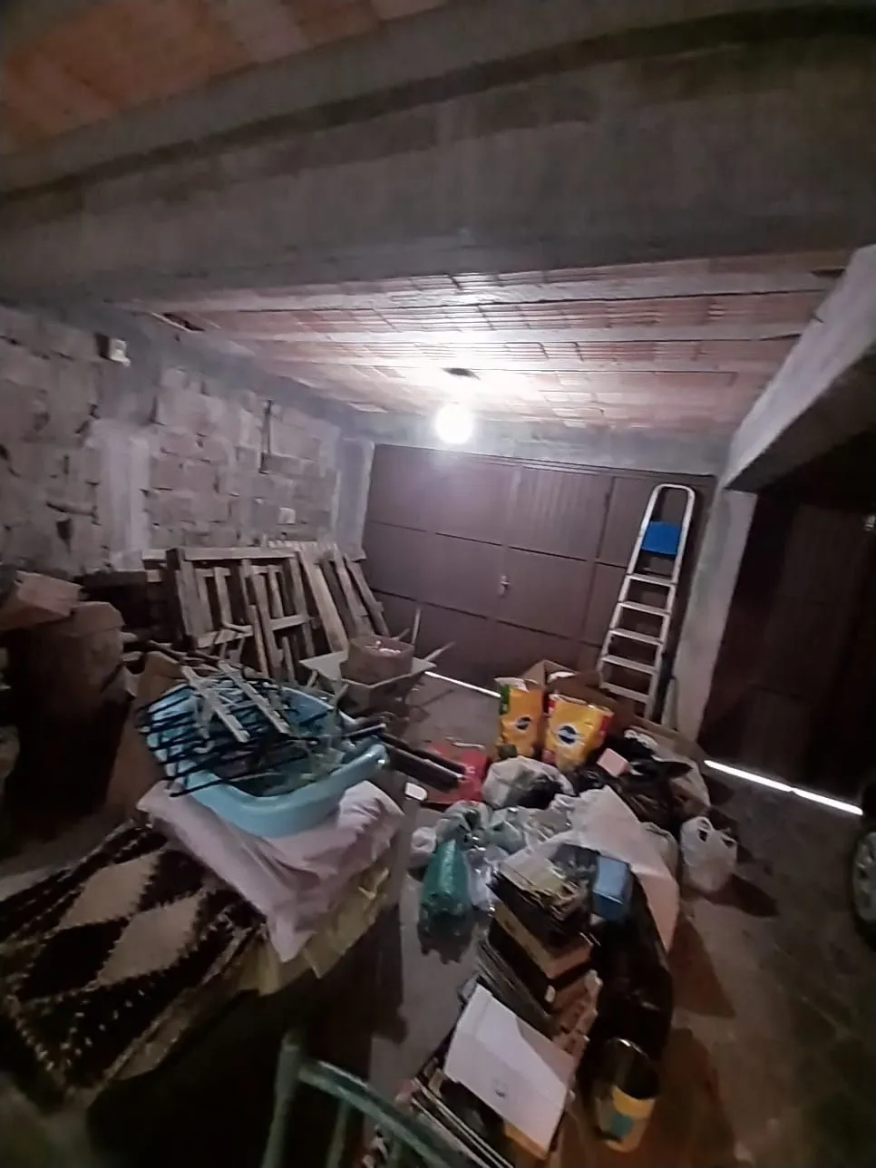 Imagem Casa ampla 5 D E 4 Banheiros, 2 vagas - Sta Tereza - Porto Alegre