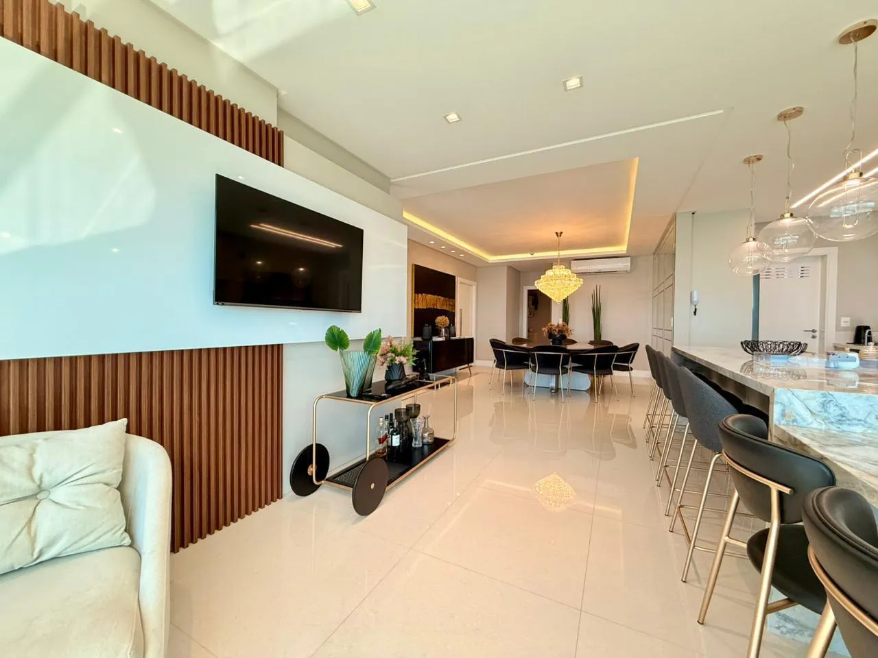 Imagem Apartamento com vista para o mar à venda com 187m2 por R$ 6.700.000,00