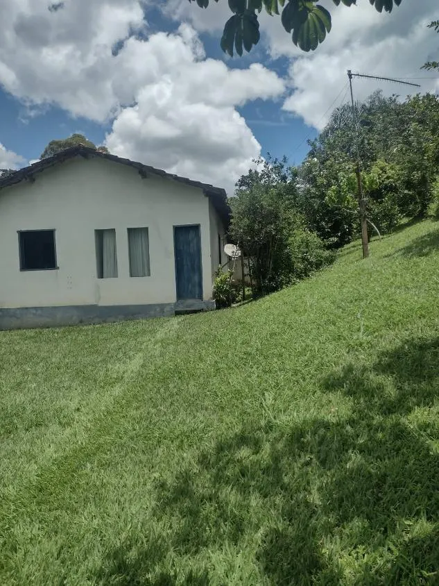 Imagem Vendo lindo sítio/fazendinha com 27 hectares de terra, localizado próximo a Florestal/MG.