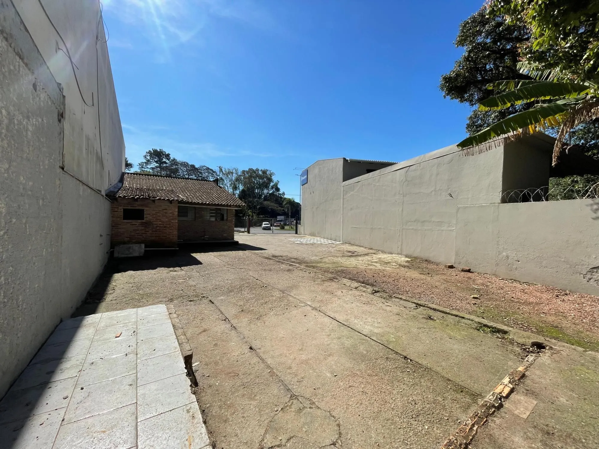 Imagem Dois terrenos lado a lado em localização estratégica de Ipanema - Porto Alegre Área total: 552 m²