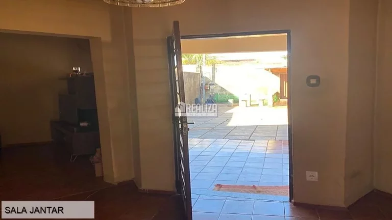 Imagem Casa redonda à venda em Uberaba - 2 dormitórios, churrasqueira na varanda!